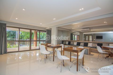Image 17 - 879883