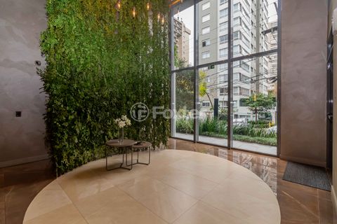 Image 17 - 883670
