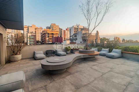 Image 19 - 881281