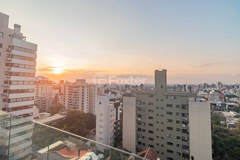 Image 19 - 879851