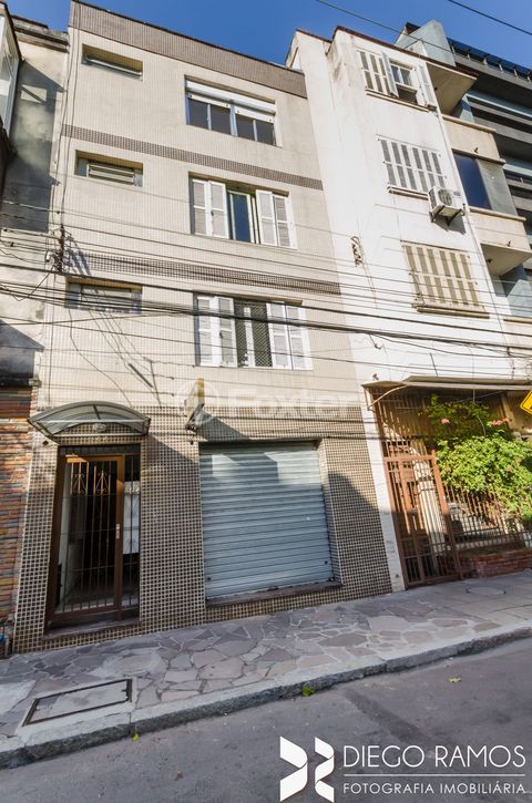 Image 15 - 887874