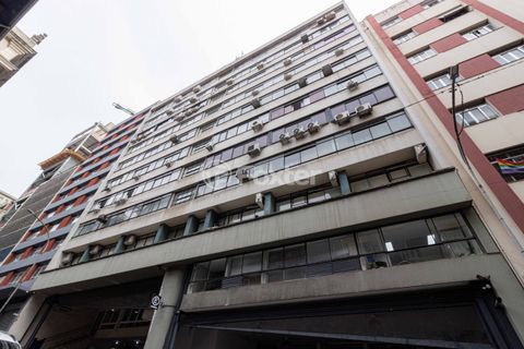 Image 15 - 915818