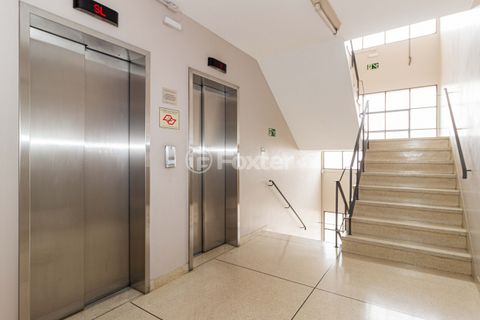 Image 17 - 915818