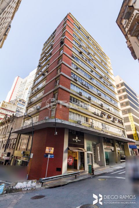 Image 7 - 878185