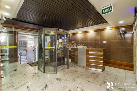 Image 10 - 878185