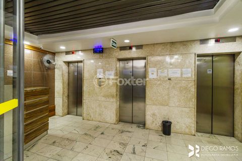 Image 11 - 878185