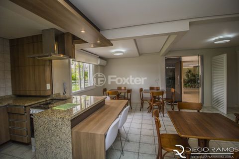 Image 10 - 877338