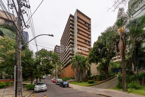 Image 18 - 882758