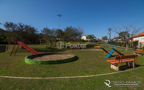Image 17 - 881700