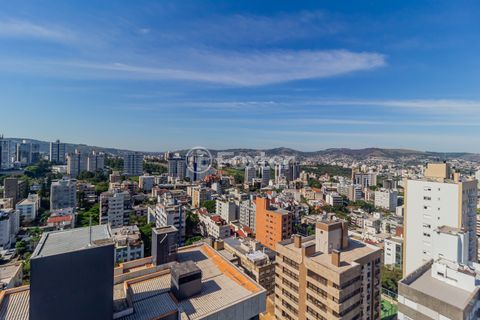 Image 19 - 523685
