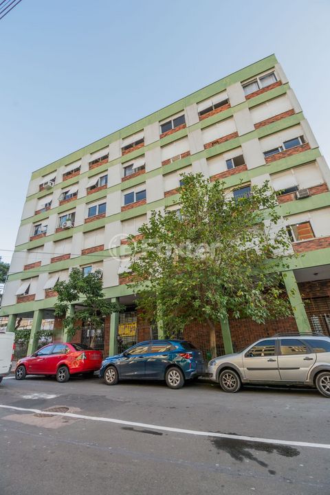 Image 16 - 884671