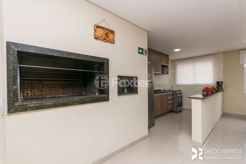 Image 10 - 876052