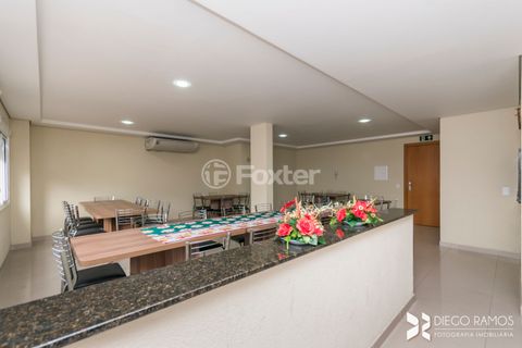 Image 11 - 876052