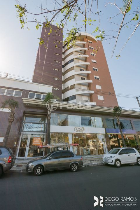 Image 4 - 879319