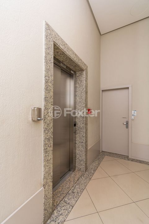 Image 10 - 886914