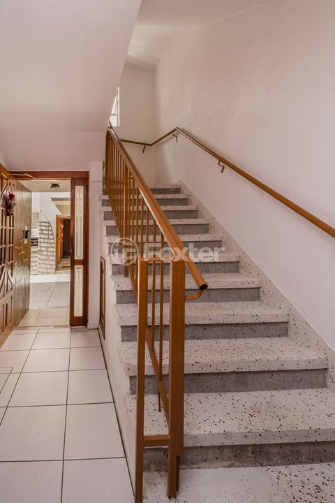 Image 9 - 887304