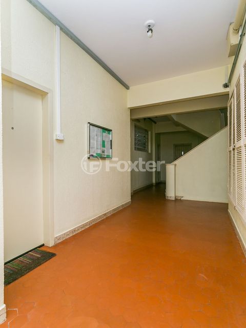 Image 11 - 888427