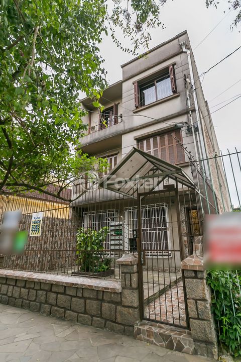 Image 11 - 886608