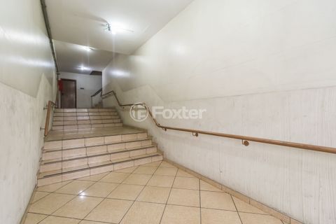 Image 5 - 917378
