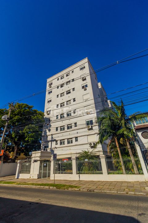 Image 11 - 758125