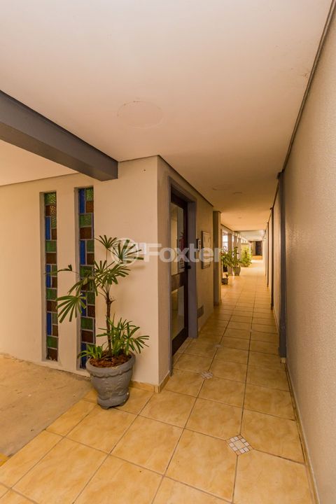 Image 6 - 887904