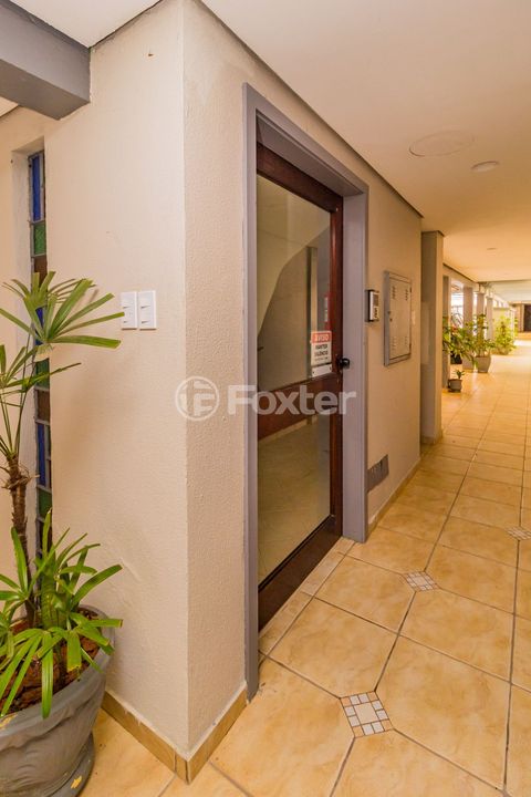 Image 7 - 887904