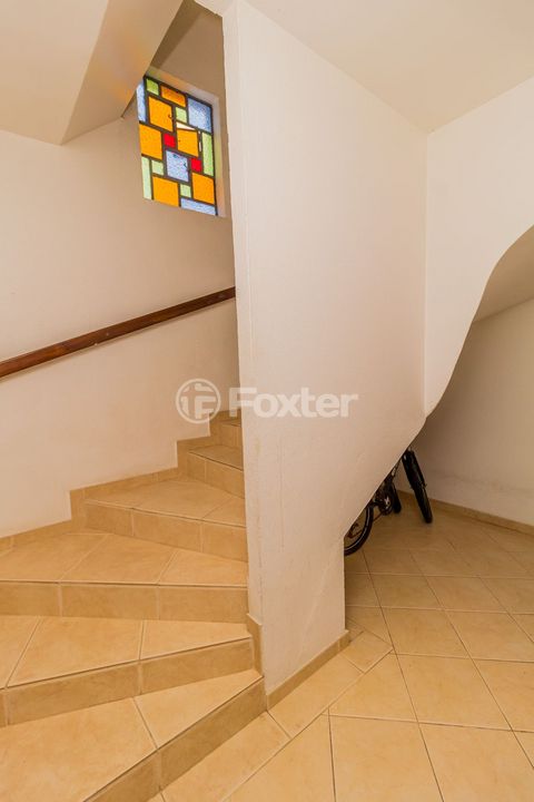 Image 8 - 887904
