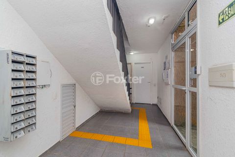 Image 19 - 807512