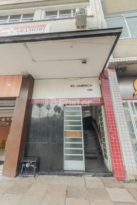 Image 17 - 856709