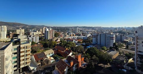 Image 15 - 880082