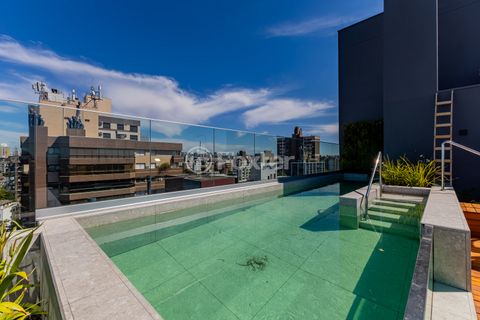 Image 7 - 932311