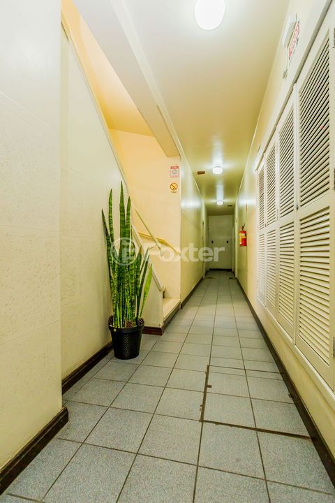 Image 7 - 894410
