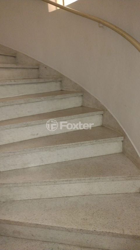 Image 4 - 885964