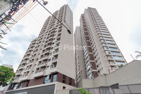 Image 17 - 931700