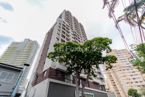 Image 18 - 931700