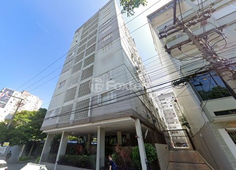 Image 17 - 882623