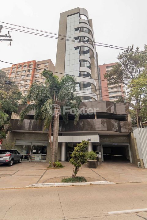 Image 15 - 881417