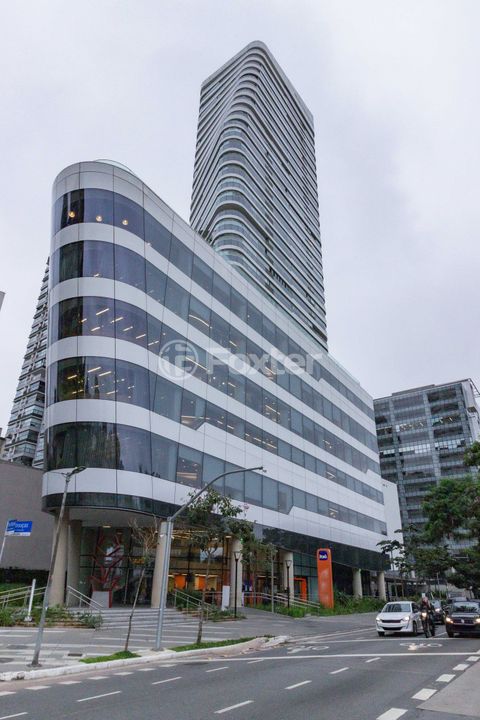 Image 19 - 851875