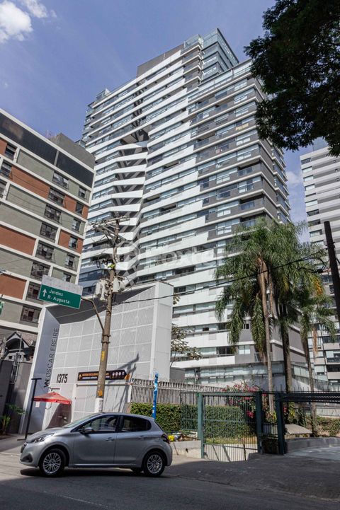Image 8 - 810956