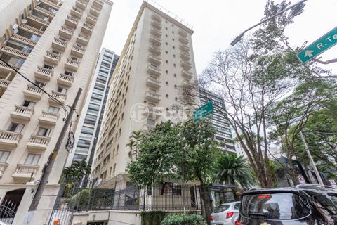 Image 15 - 925677