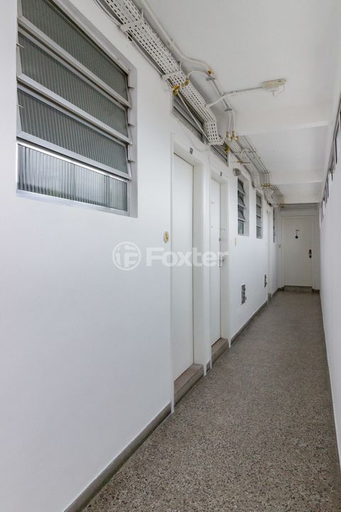 Image 17 - 868368