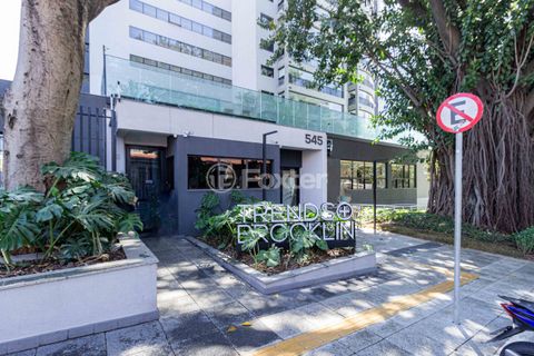 Image 1 - 885891