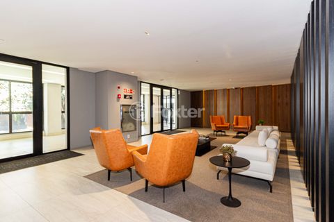 Image 9 - 885891