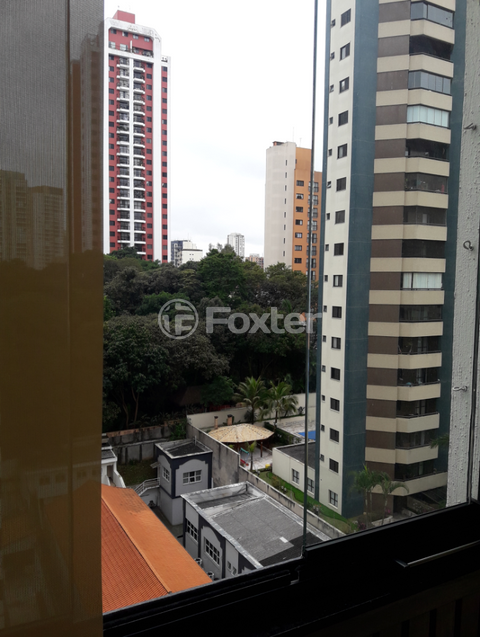 Image 17 - 871757