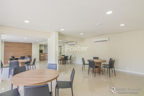 Image 11 - 915826