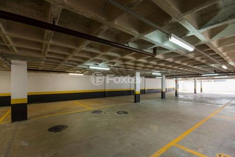 Image 11 - 327705