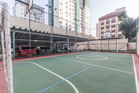 Image 8 - 915566