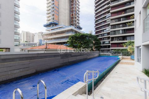 Image 15 - 877944