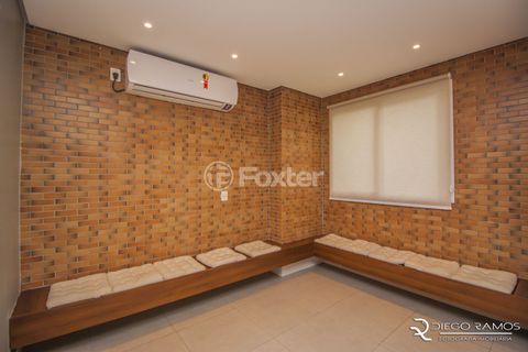 Image 17 - 877056