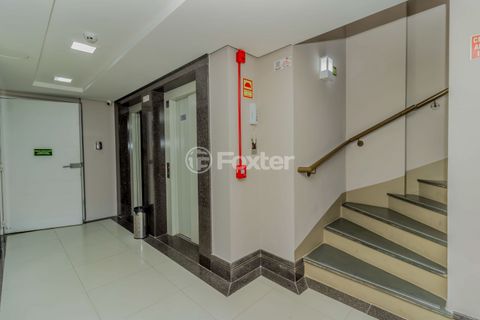 Image 17 - 872697